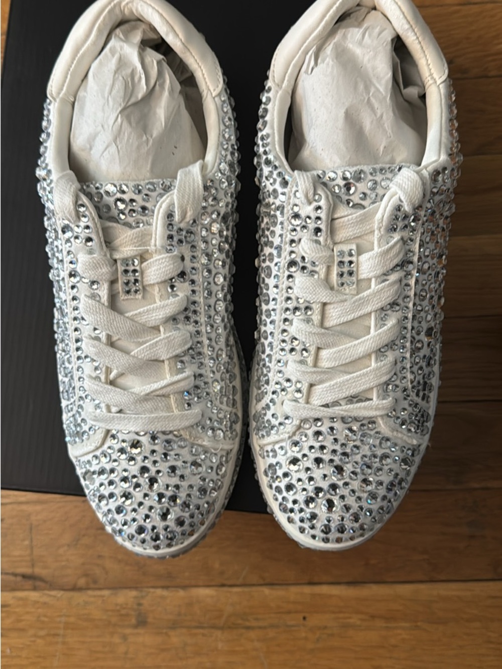 New INC International Concepts White Crystal-Embellished Lace-Up Sneakers Size 9